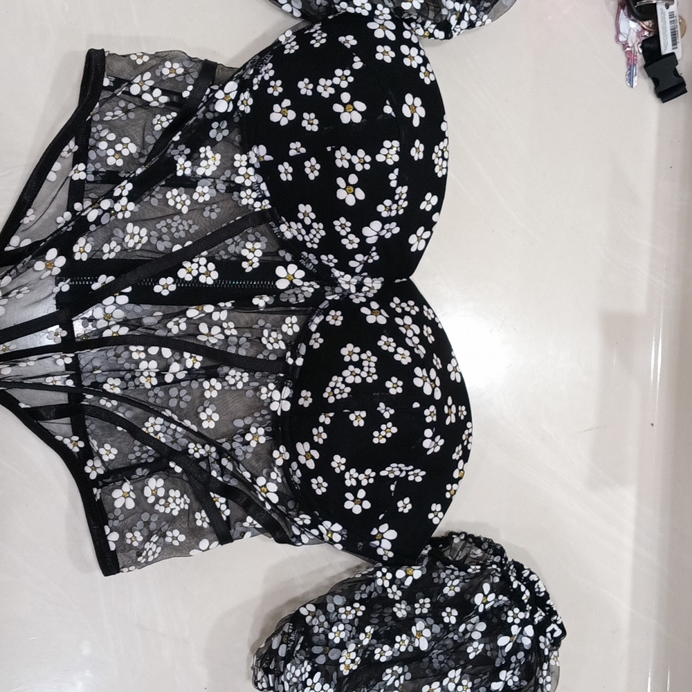 Corset - Picture 7 of 8